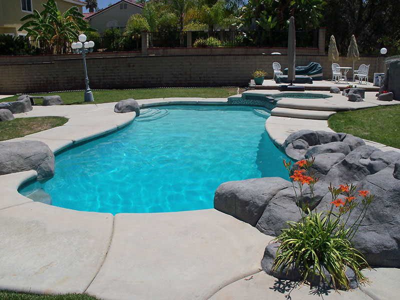 White Plaster & Quartz Alan Smith Pools