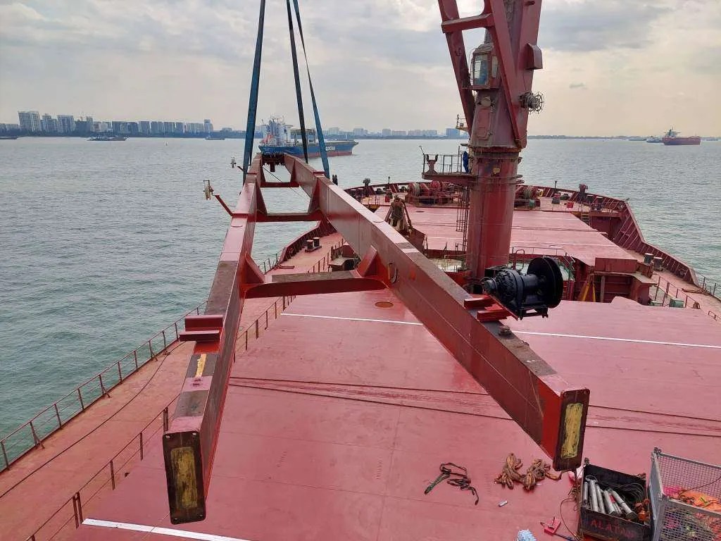 DECK CRANE BOOM ACCIDENT REPAIR Alatas