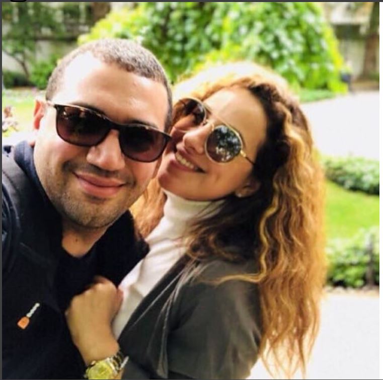 سيلفي معز مسعود وزوجته شيري عادل.. هل تنفي أخبار طلاقهما