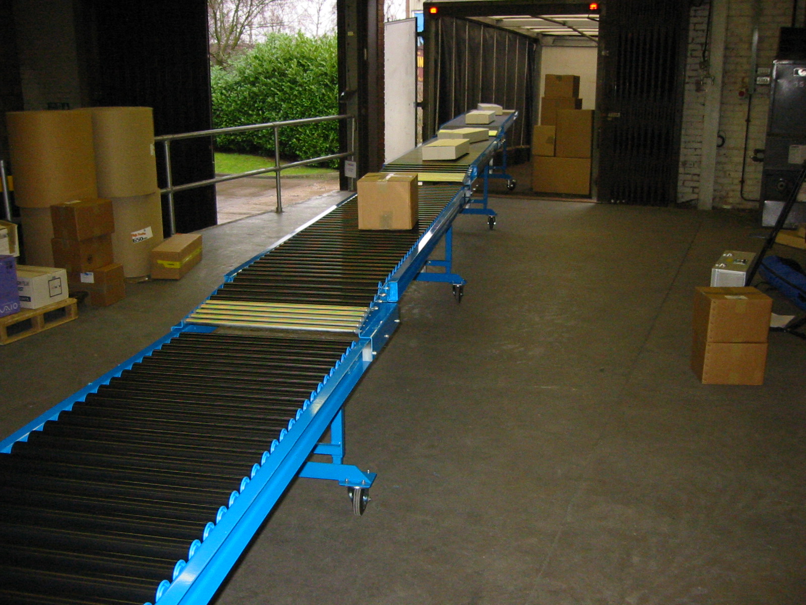 Telescopic Gravity Roller Conveyor Heavy Duty Albion Handling Ltd
