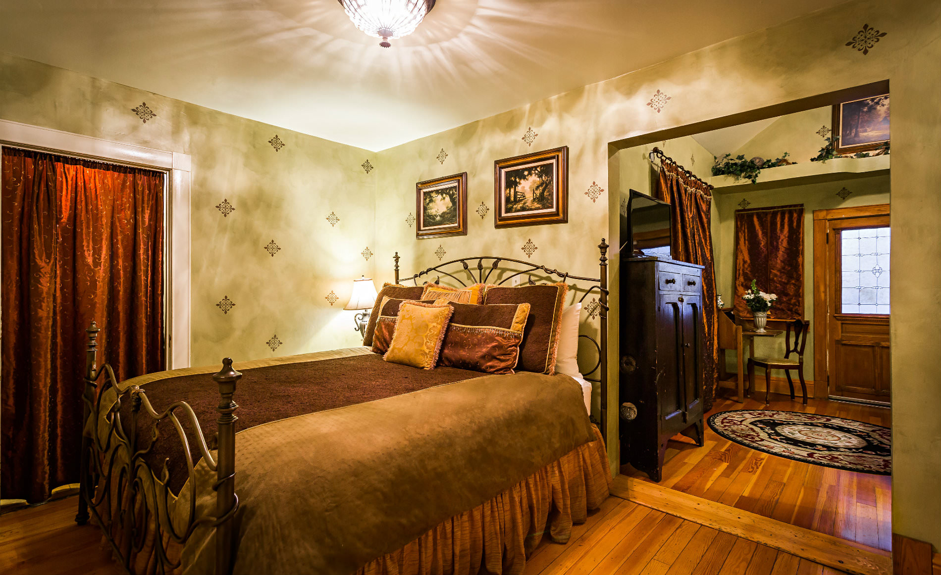 Hotel Alternative Two Room Suite in Albuquerque