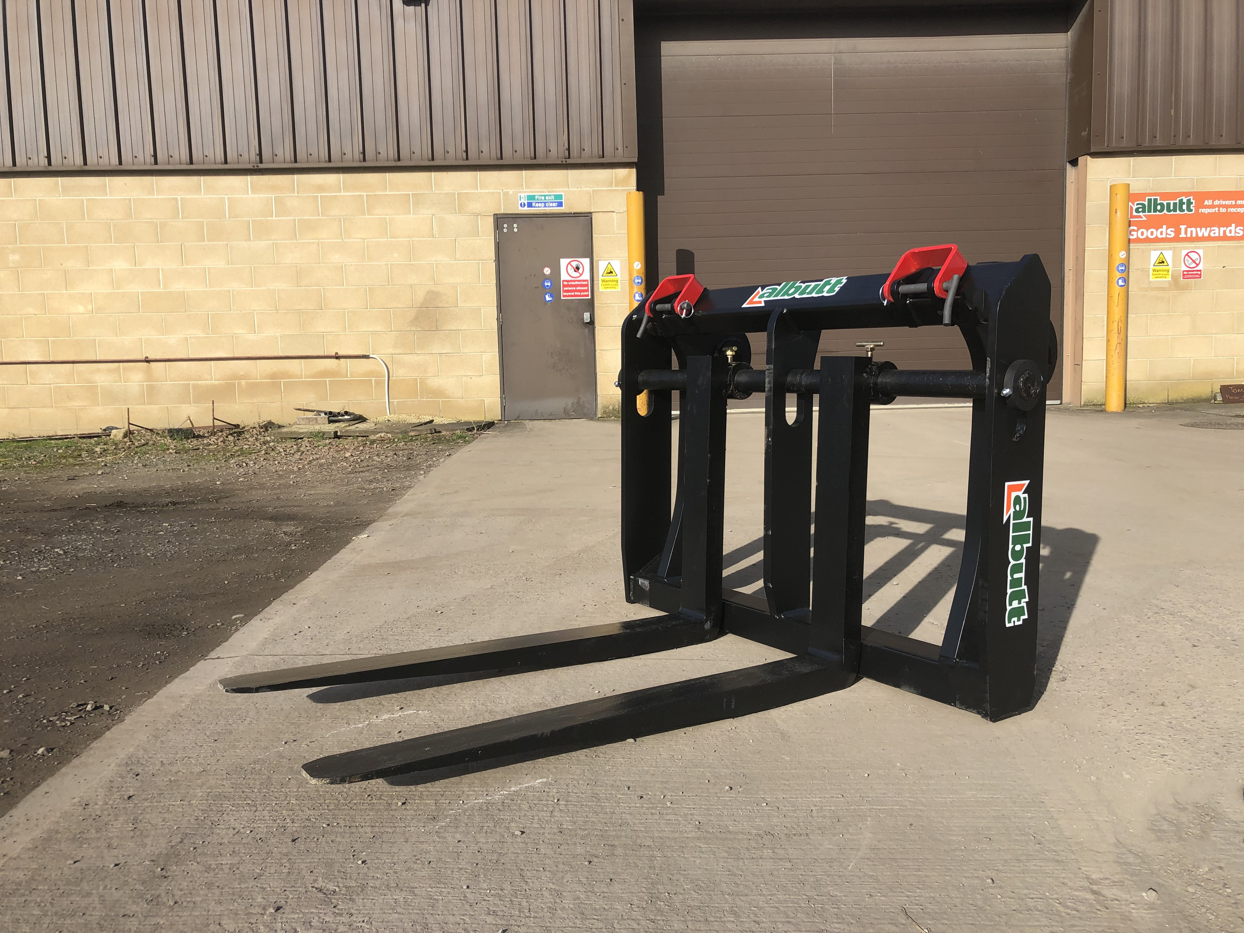 Round Bar Pallet Fork Carriage with Forks Albutt attachments materials handling