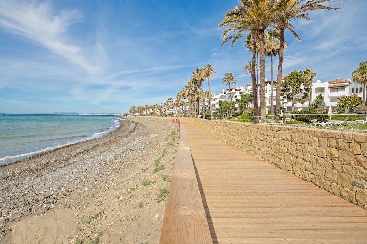 ALCAZABA PROPERTY MANAGEMENT URB. ALCAZABA BEACH ESTEPONA