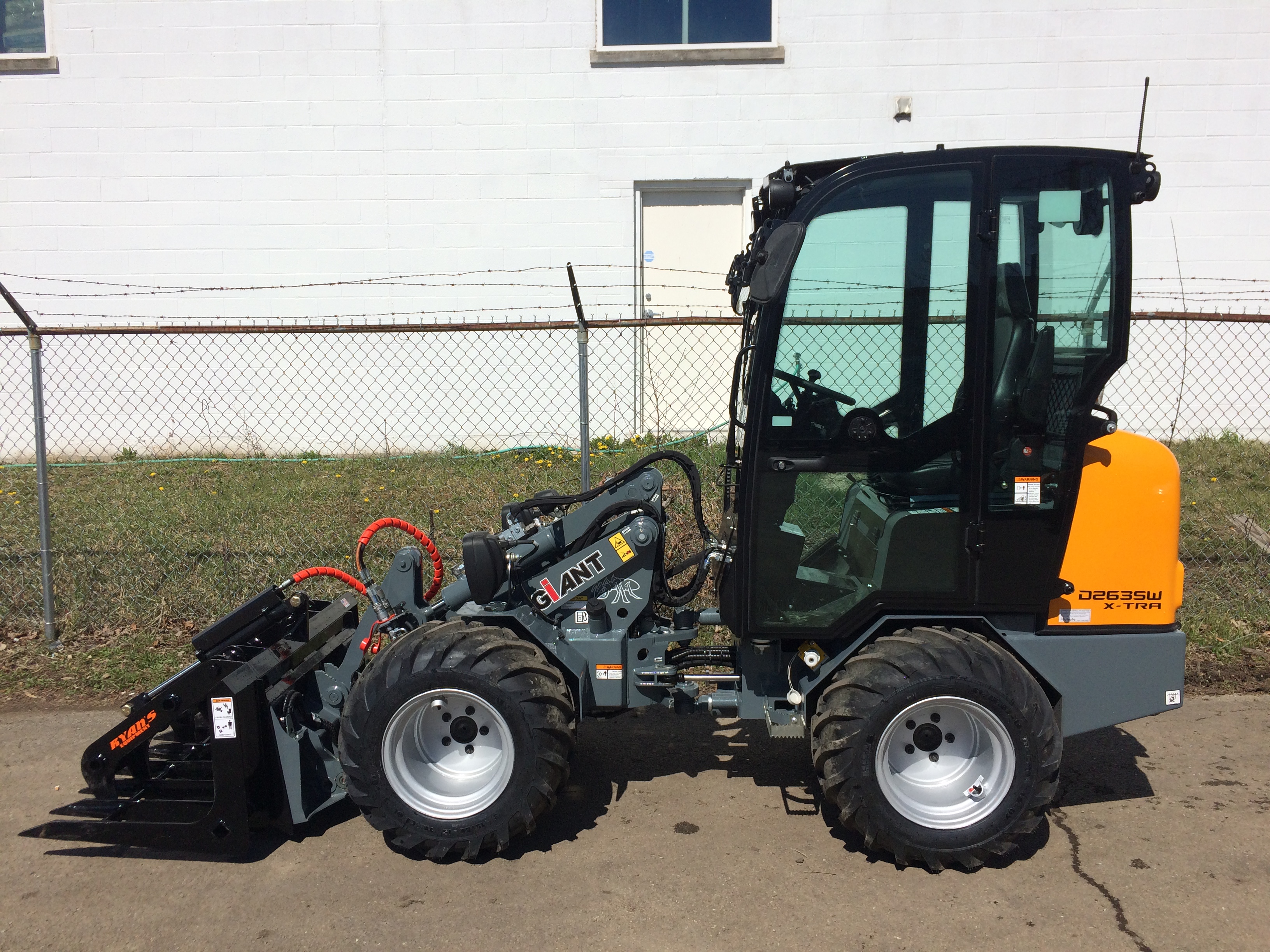 Giant D263SW XTRA / Compact Wheel Loader / New & Demonstrator
