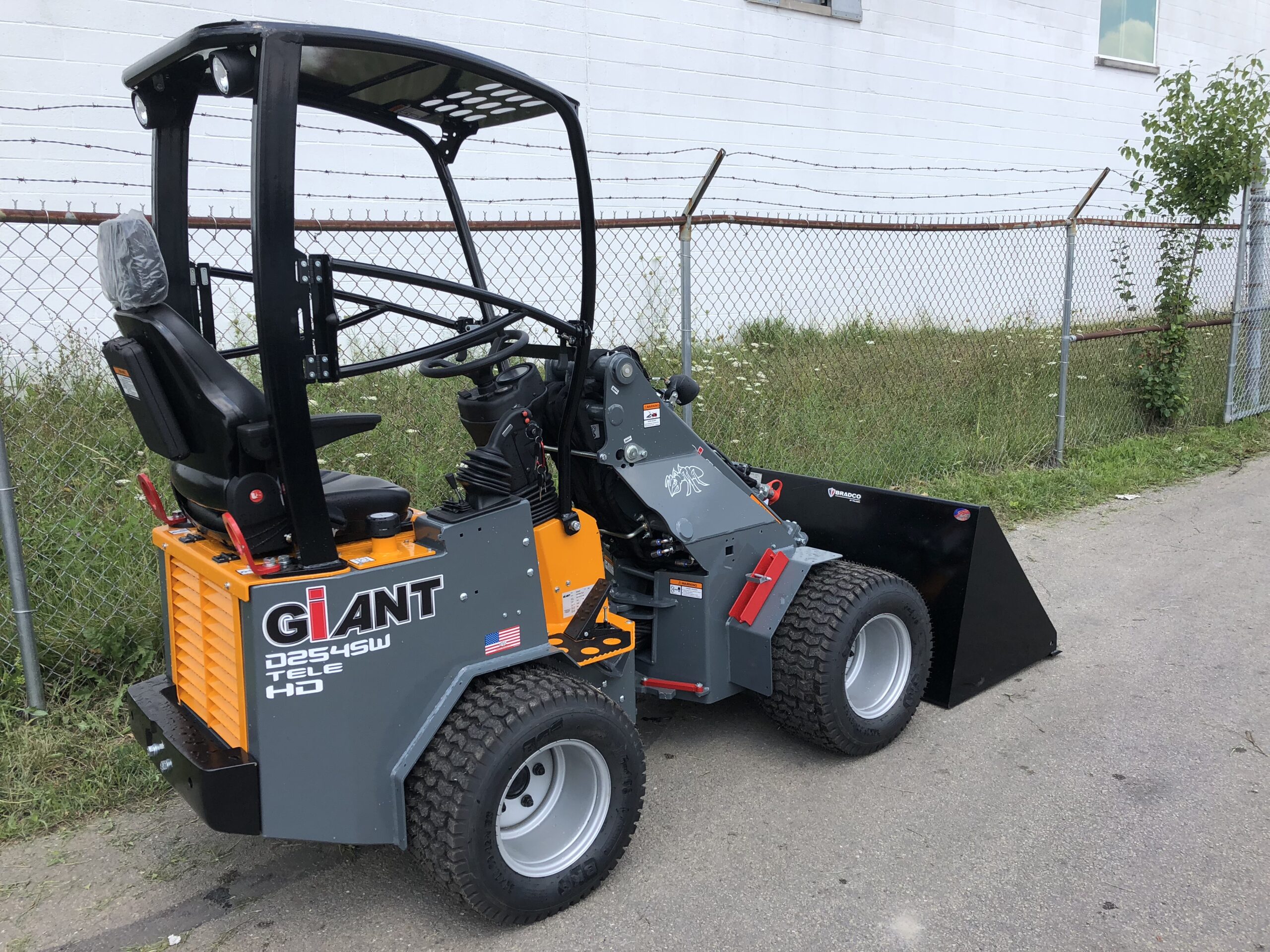 Giant D254SW TELE / Compact Wheel Loader / New & Demonstrator