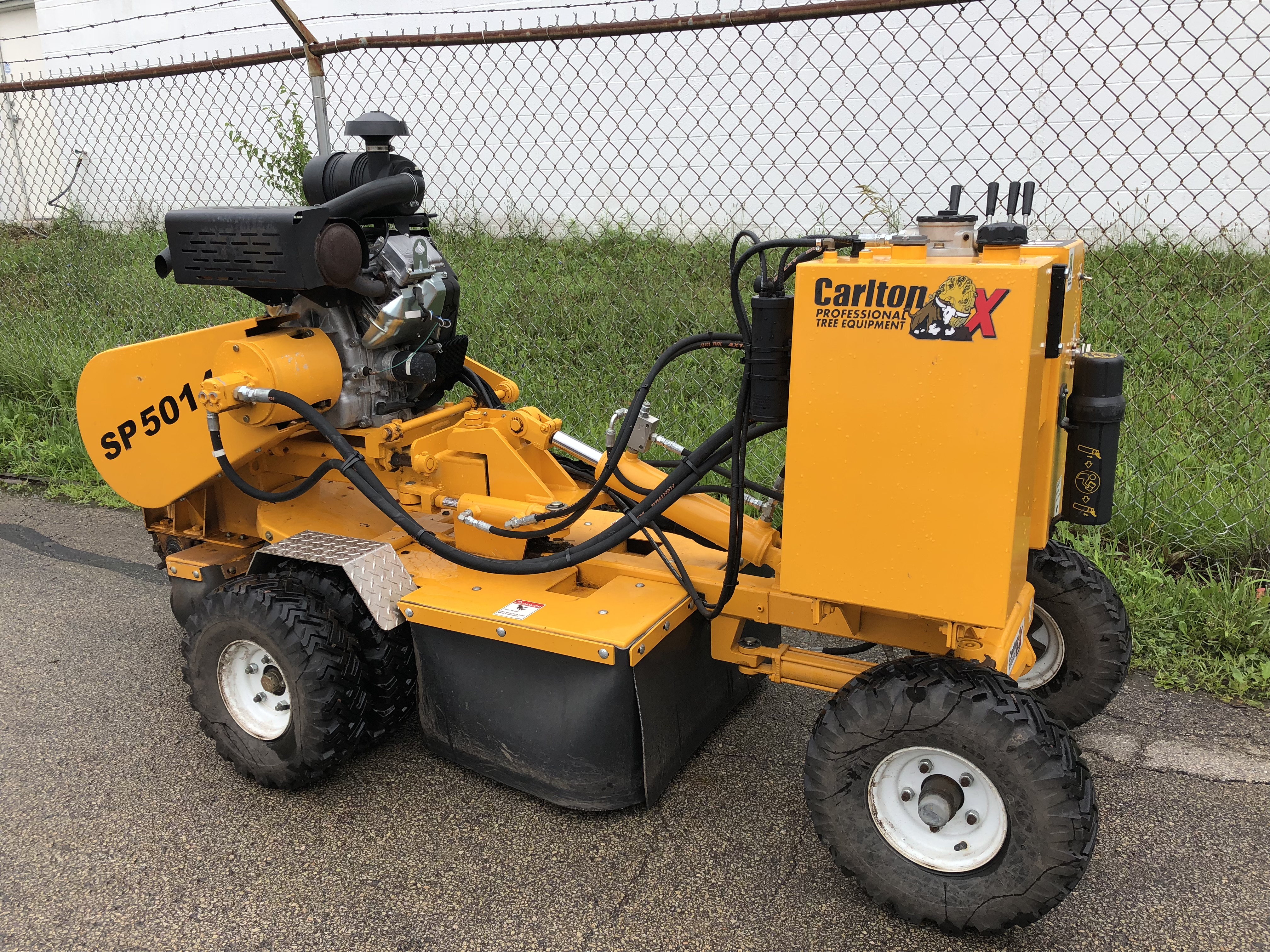 Carlton 5014 / Stump Grinder / 35 HP Vanguard / 28,900