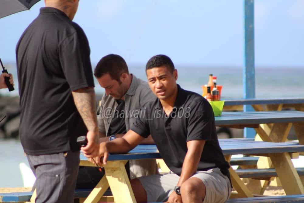 Alex O'Loughlin behind the scenes at shrimp truck