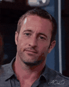 Alex O'Loughlin smile