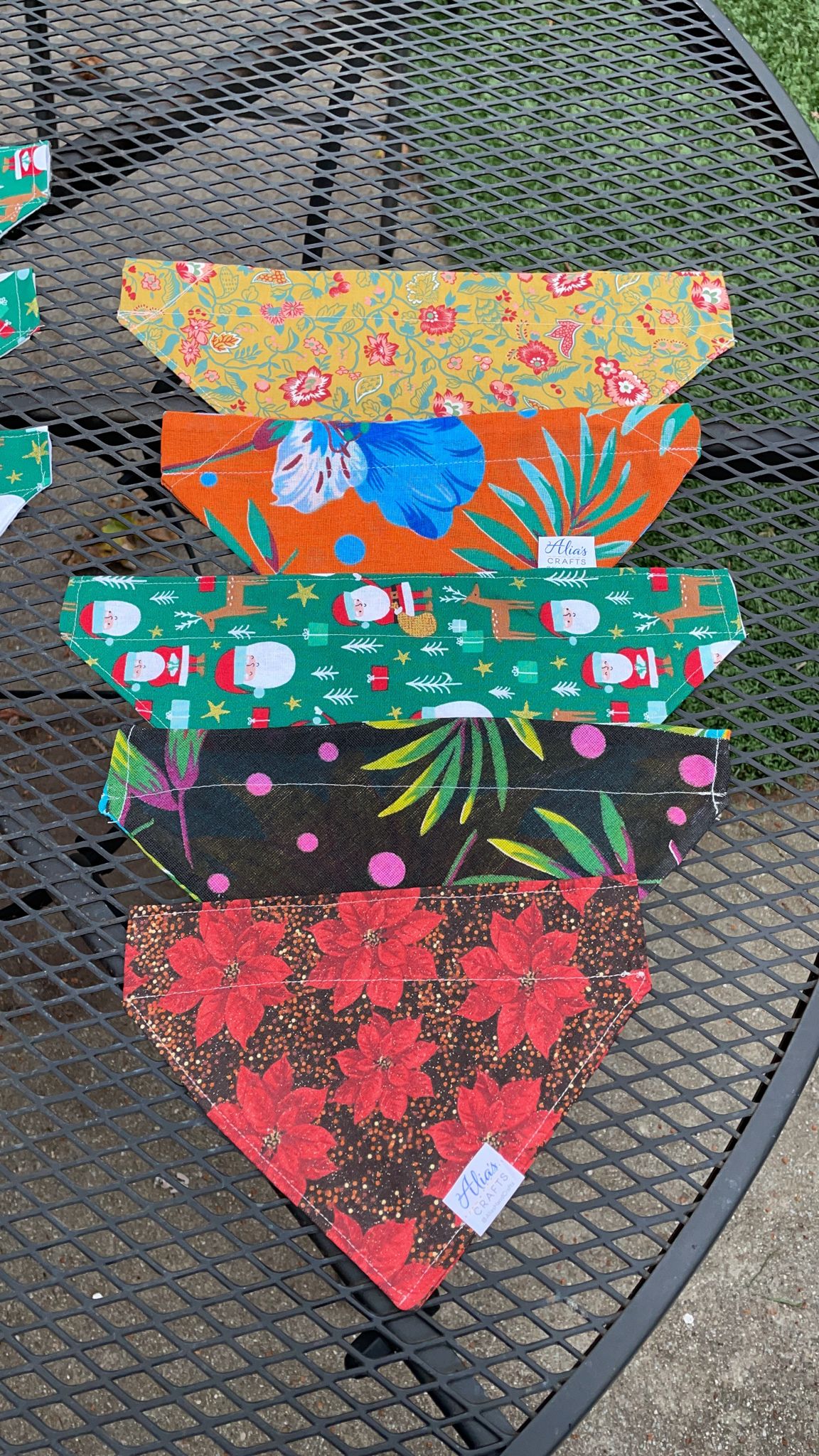 Dog Bandanas Alia´s Crafts