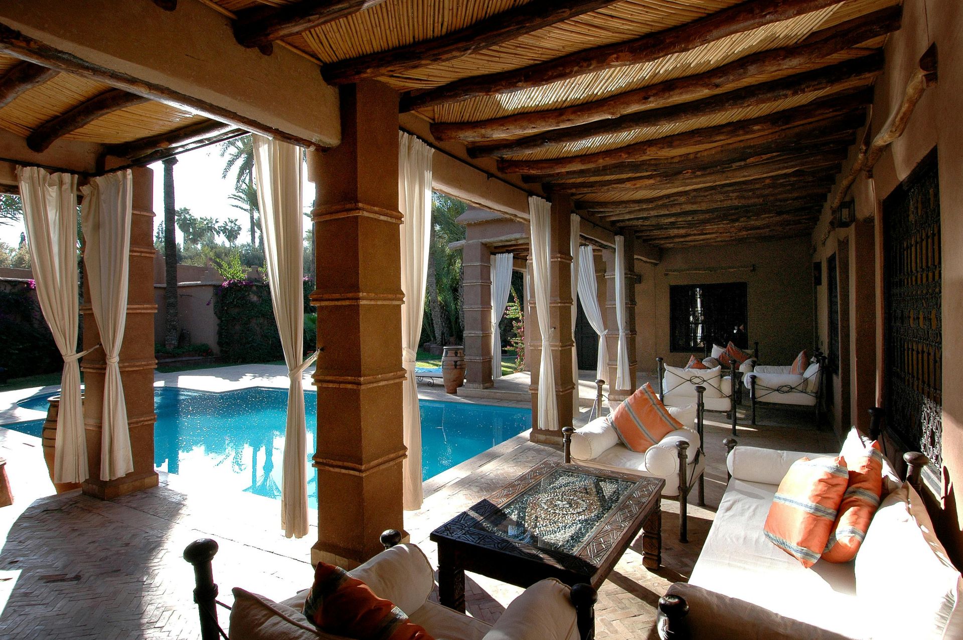 WHAT TYPE OF CURTAIN LININGS ARE BEST FOR PATIO SPACE? A Life With Frills