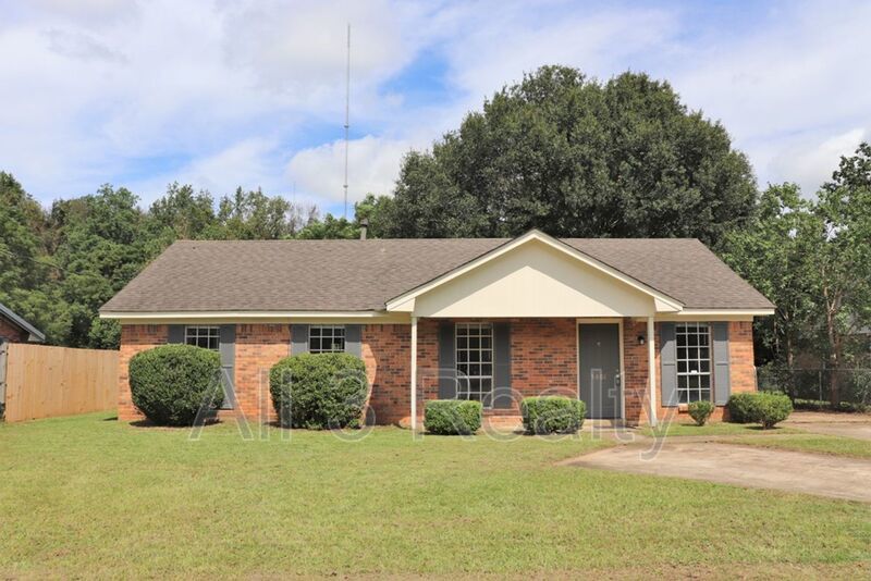 5801 Hyde Park Dr Montgomery, AL 36117 All 3 Realty