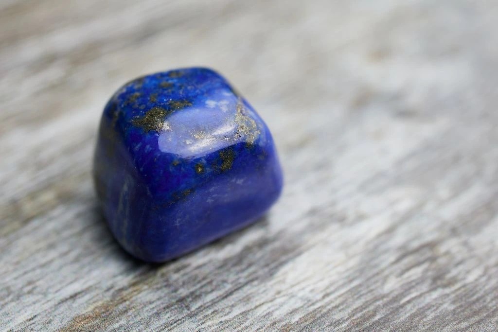 Lapis Lazuli Meaning Properties and Benefits You Should Know