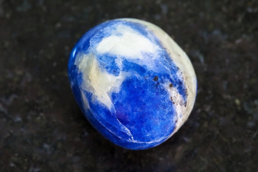 Sodalite Meaning, Properties, and Benefits You Should Know