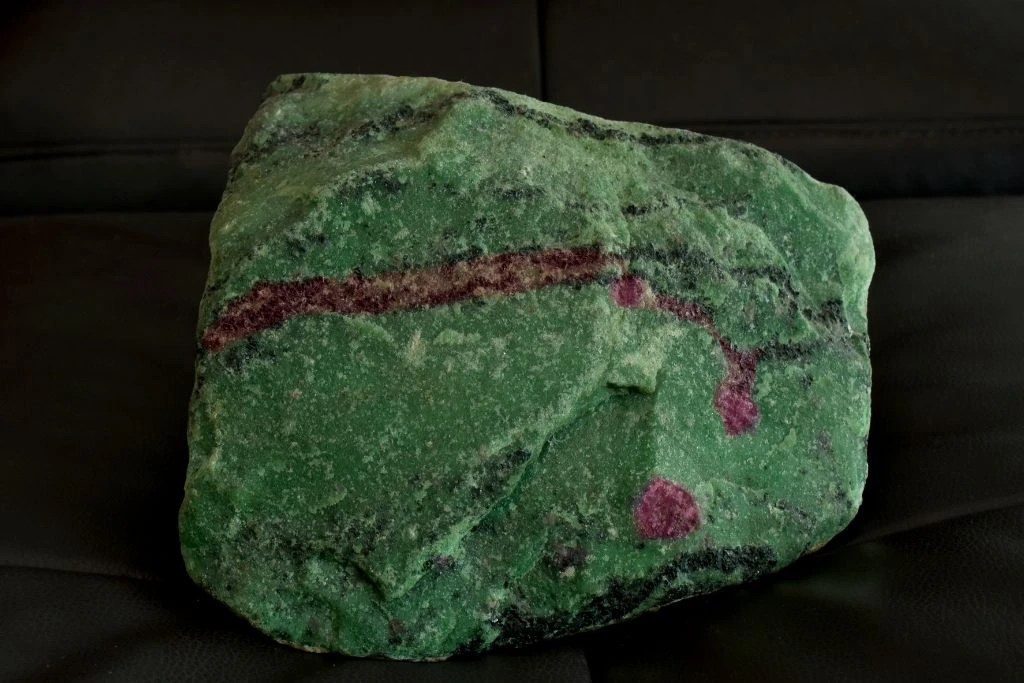 Zoisite Meaning, Properties, and Benefits You Should Know
