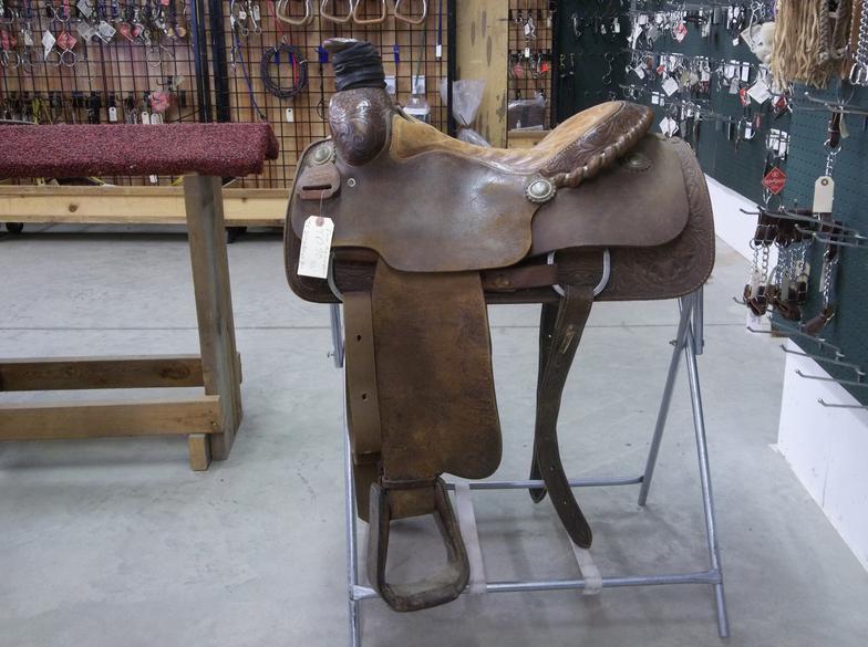 UsedRopingSaddles