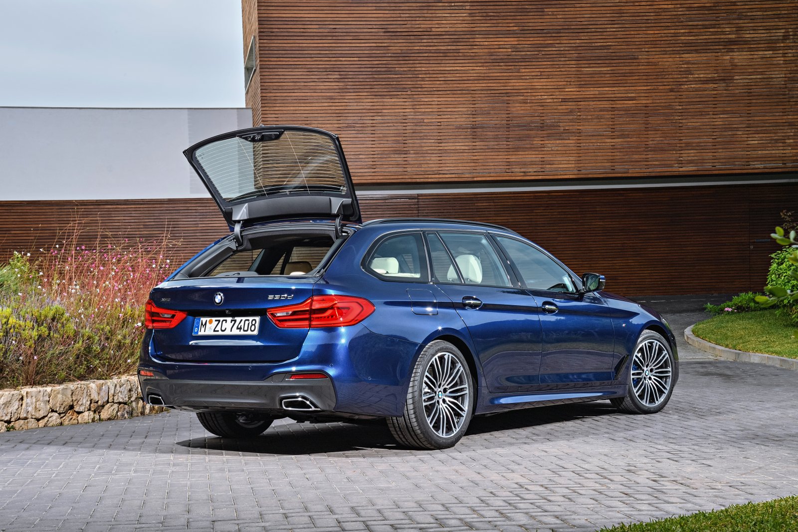 Neuer BMW 5er Touring ALLES AUTO