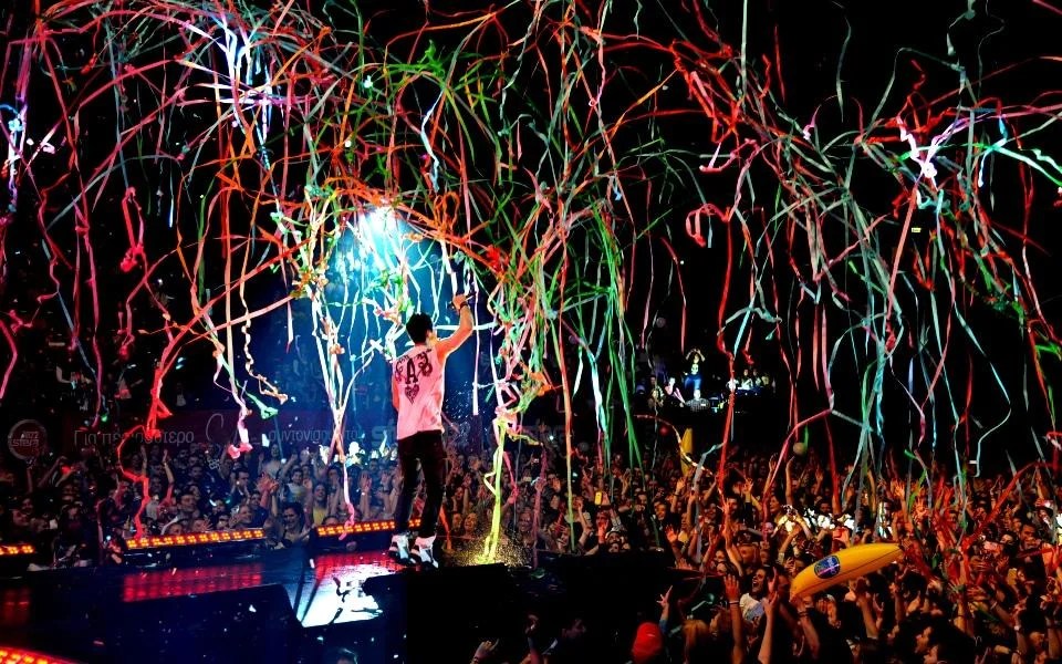 Confetti and Streamers Allied Fireworks