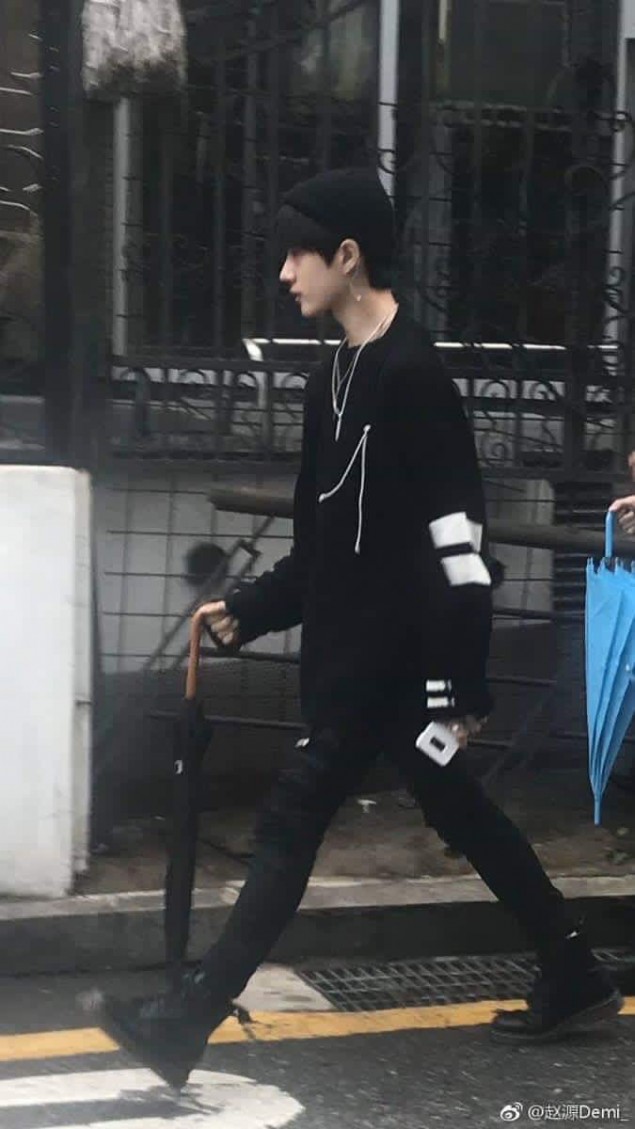 Photos of Big Hit Entertainment trainees spread online