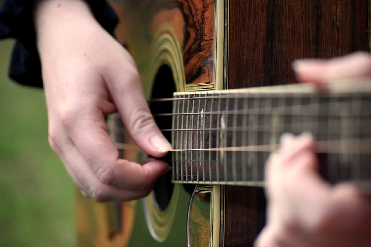How To Learn Fingerstyle Guitar