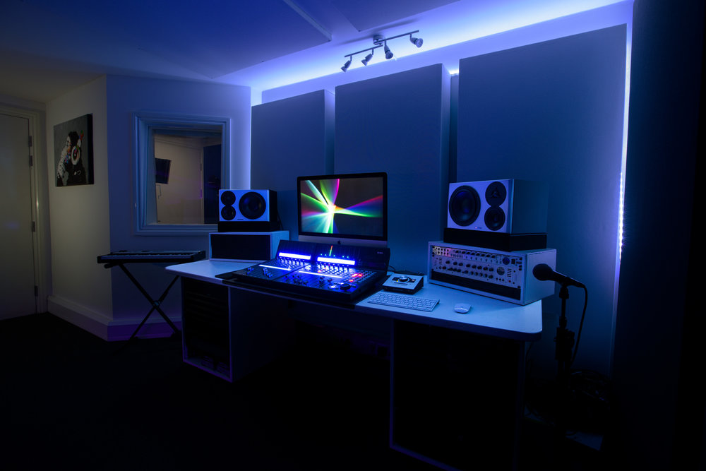 PRODUCTION STUDIO WEST LONDON SHARED BOOTH £1100pcm AllStudios