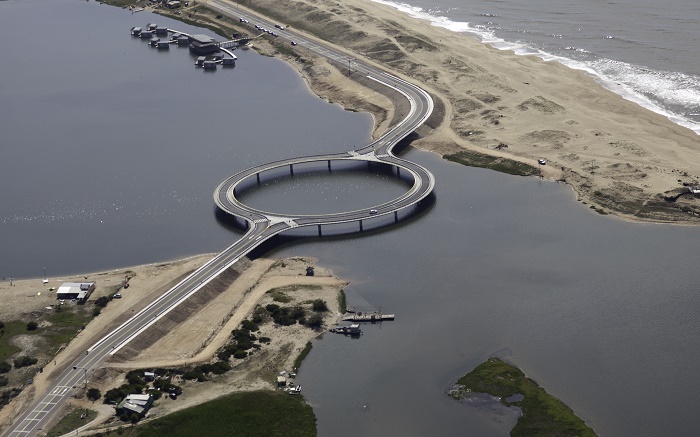 Laguna Garzón Bridge Alluring World