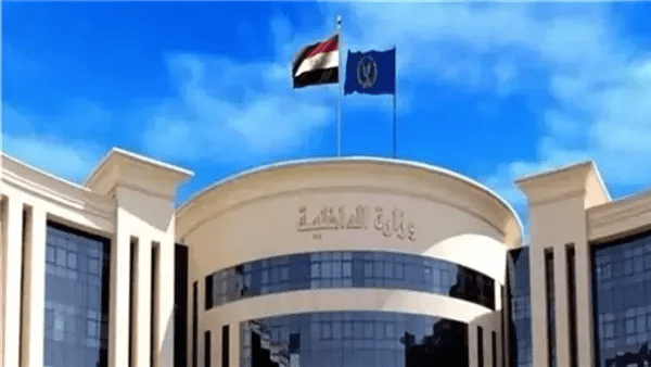 وزارة الداخلية تقرر رد الجنسية المصرية لـ 127 شخصًا وزارة الداخلية تقرر رد الجنسية المصرية لـ 127 شخصًا