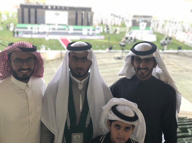 الشواطي ينال درجة البكالوريوس في الطب والجراحة من جامعة