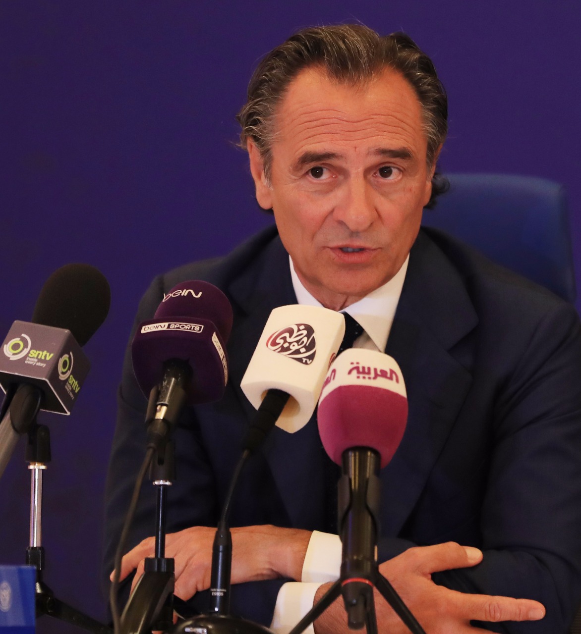 Al Nasr unveils the Italian "Prandelli " as coach of the first football