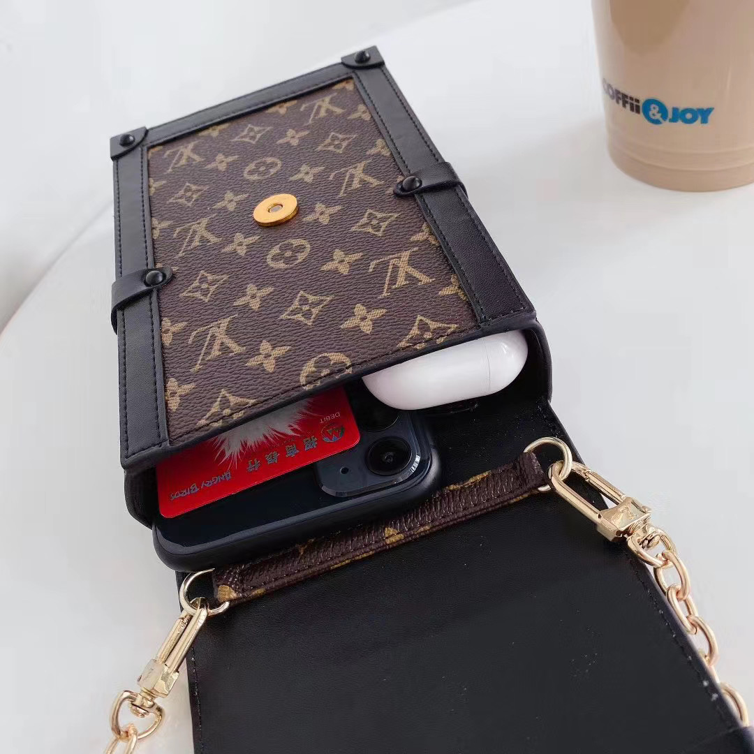 Louis Vuitton iPhone Wallet Phone Bags For iPhone 12 11