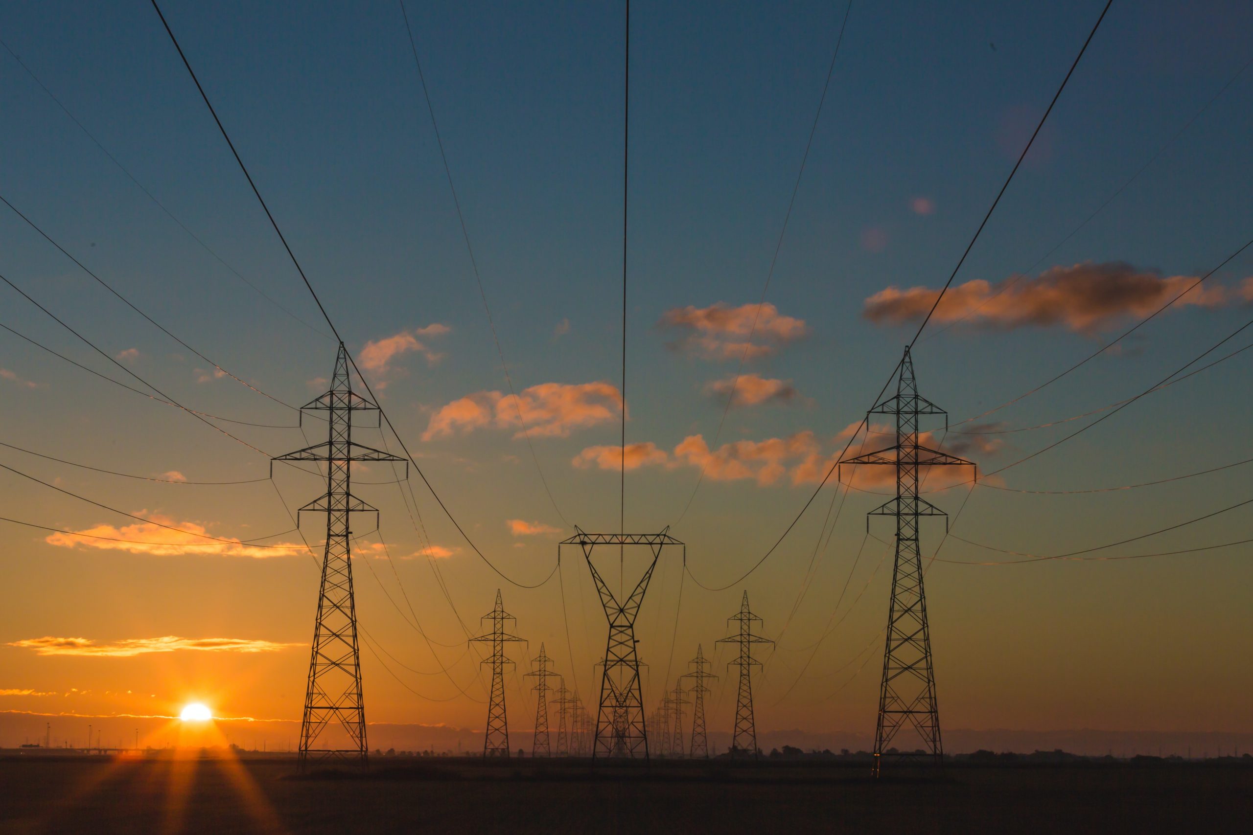 Differences Between Transmission and Distribution Lines Alpha Engineering