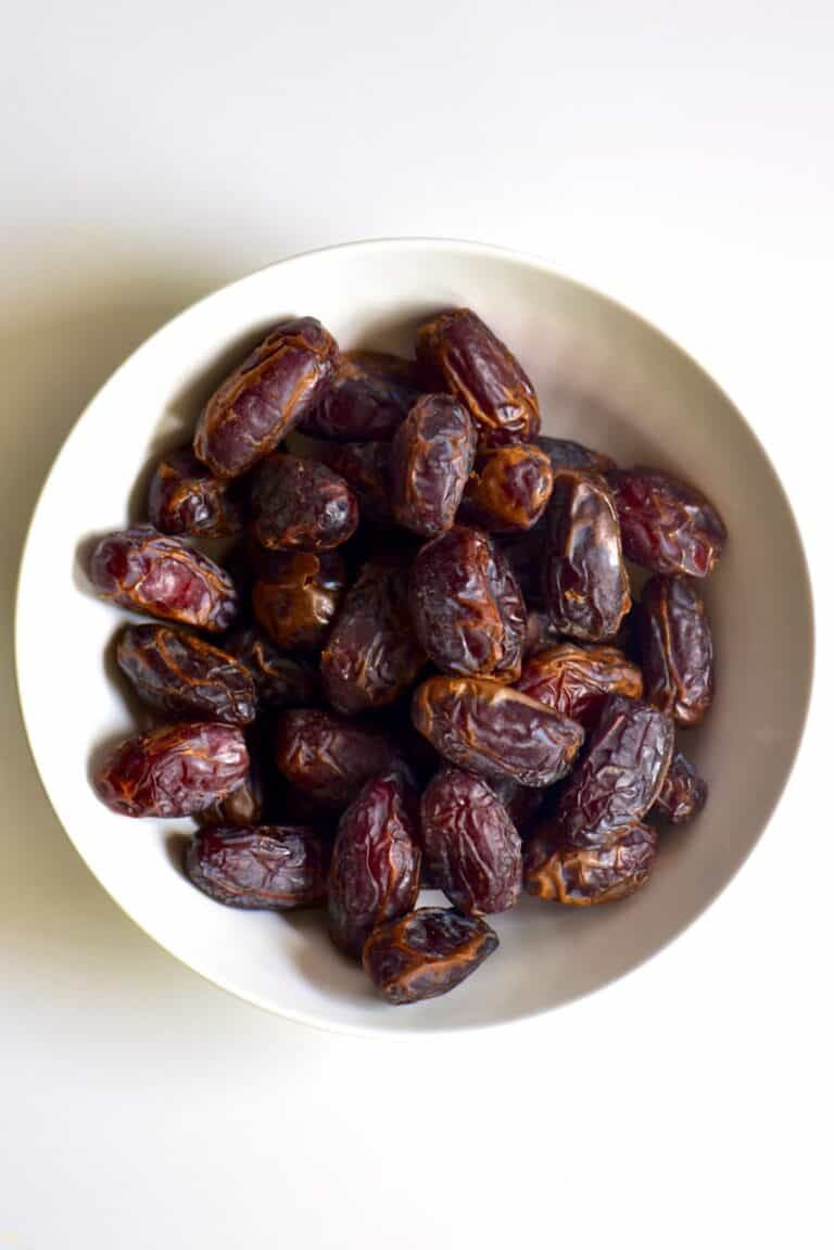 How To Make Date Paste (Healthy Sugar Substitute Ve, GF, Paleo