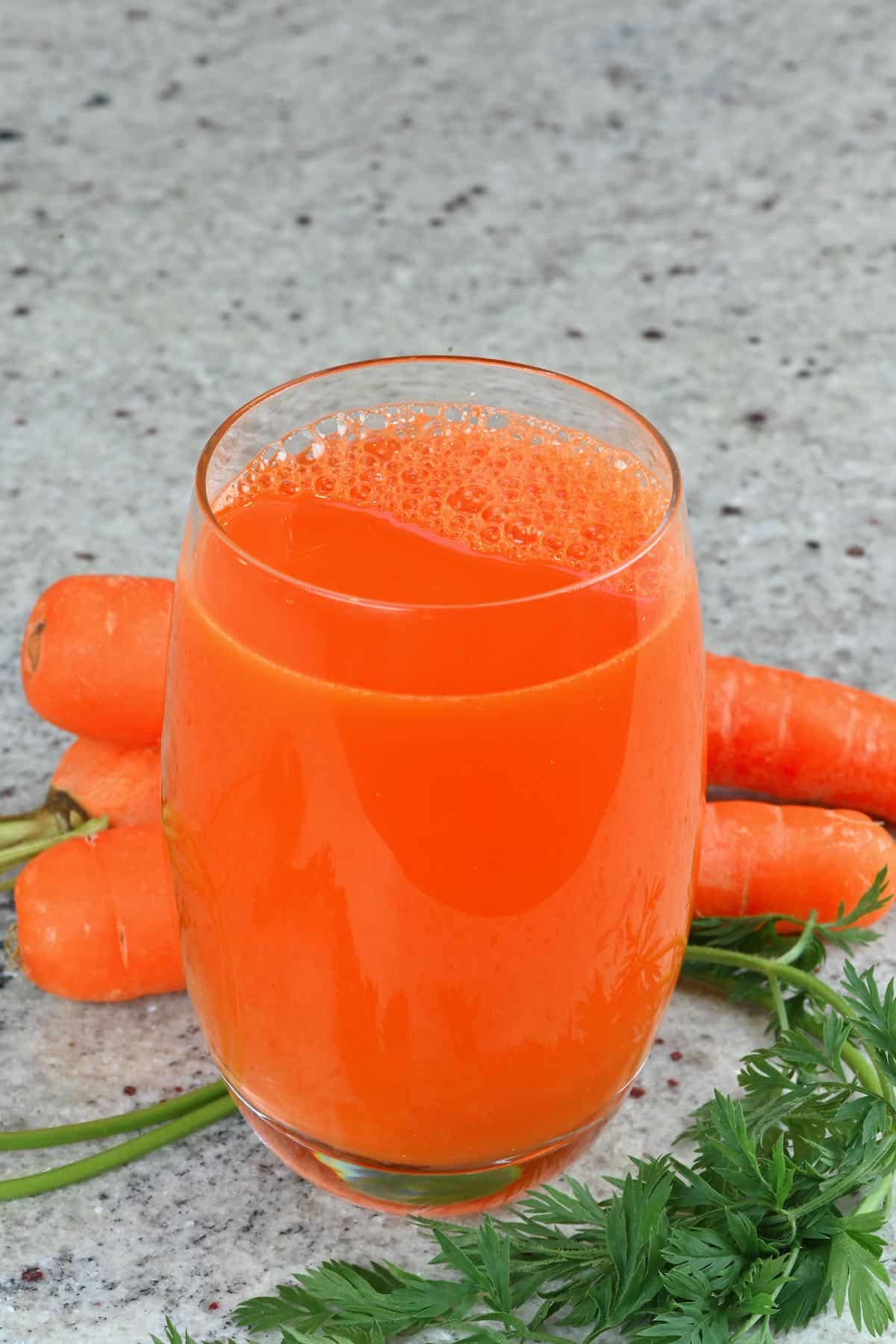 How to Juice Carrots (1Ingredient Carrot Juice Recipe) Alphafoodie