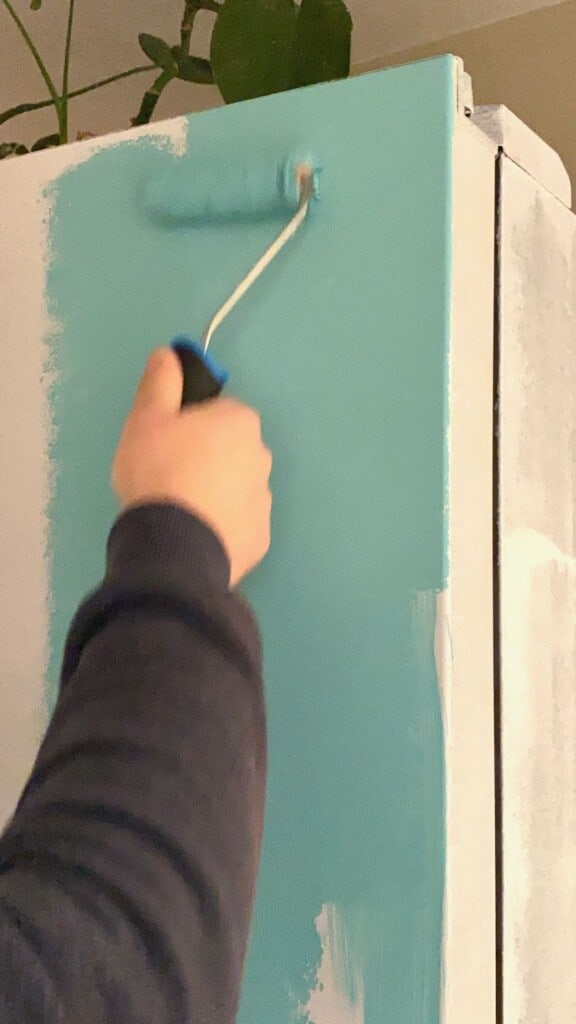 How to Paint a Refrigerator (Lowbudget Retro Refrigerator) Alphafoodie