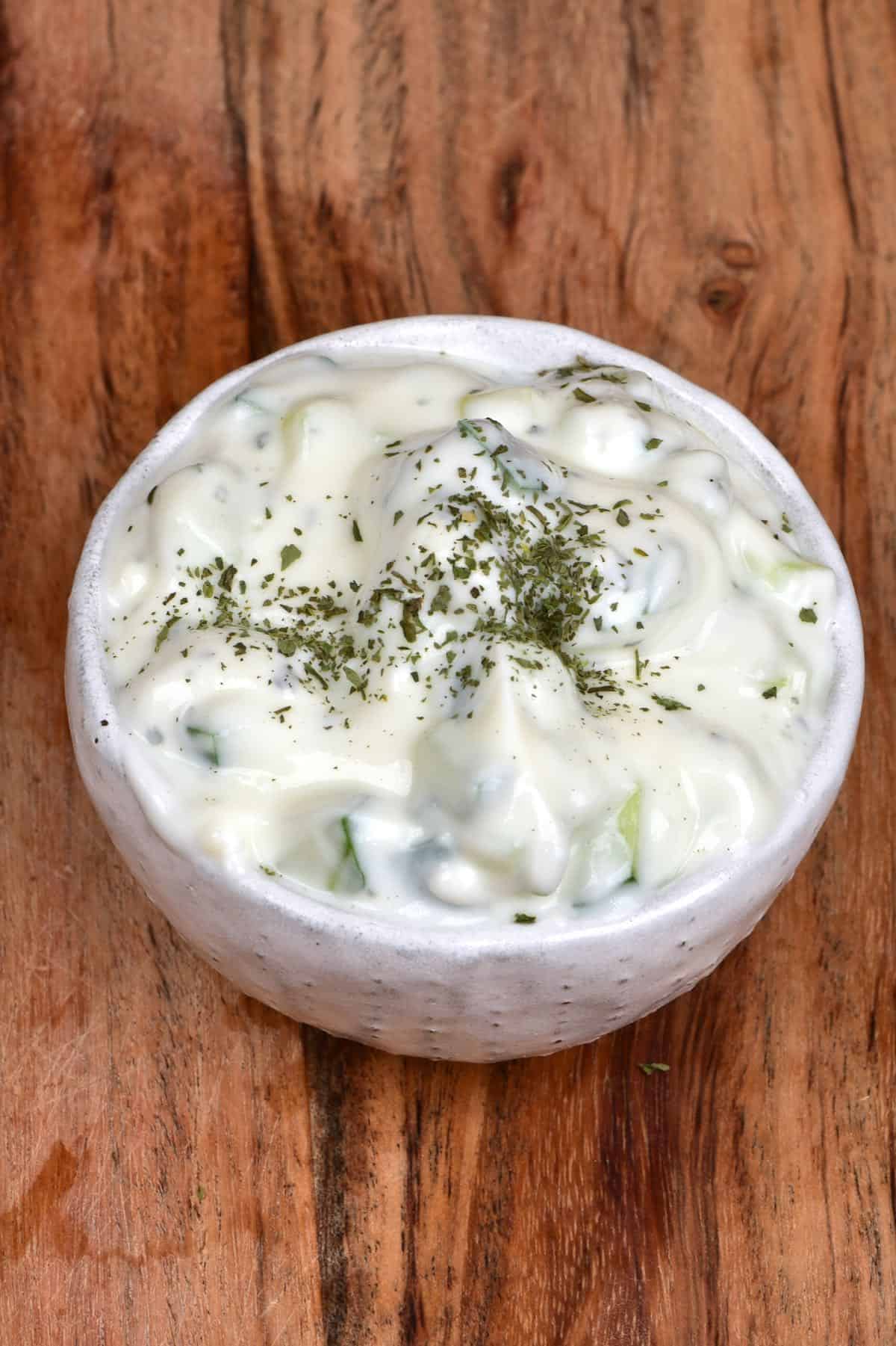 Lebanese Creamy Cucumber Yogurt Salad (Kh’yar bi laban) Alphafoodie