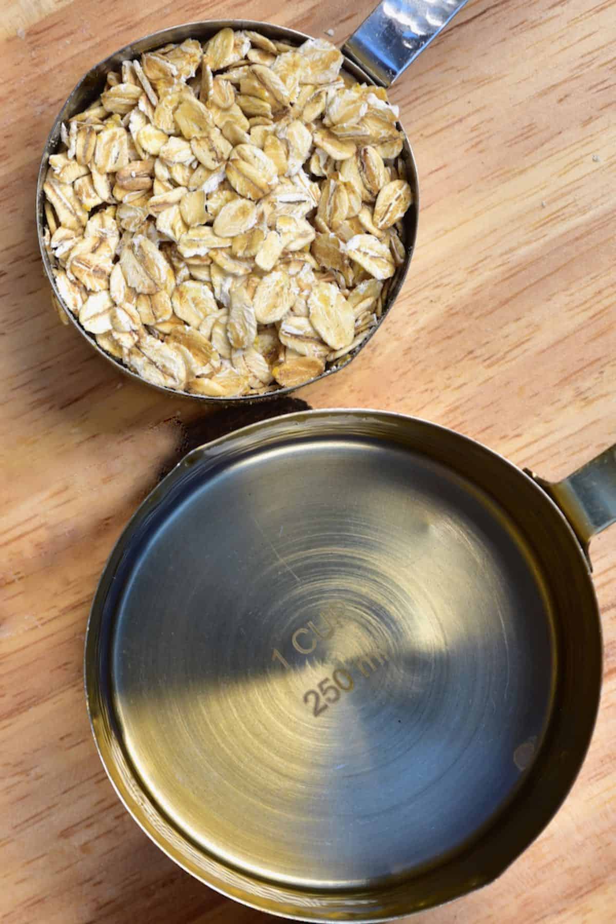 How To Make Oatmeal On The Stove (Oatmeal Porridge) Alphafoodie