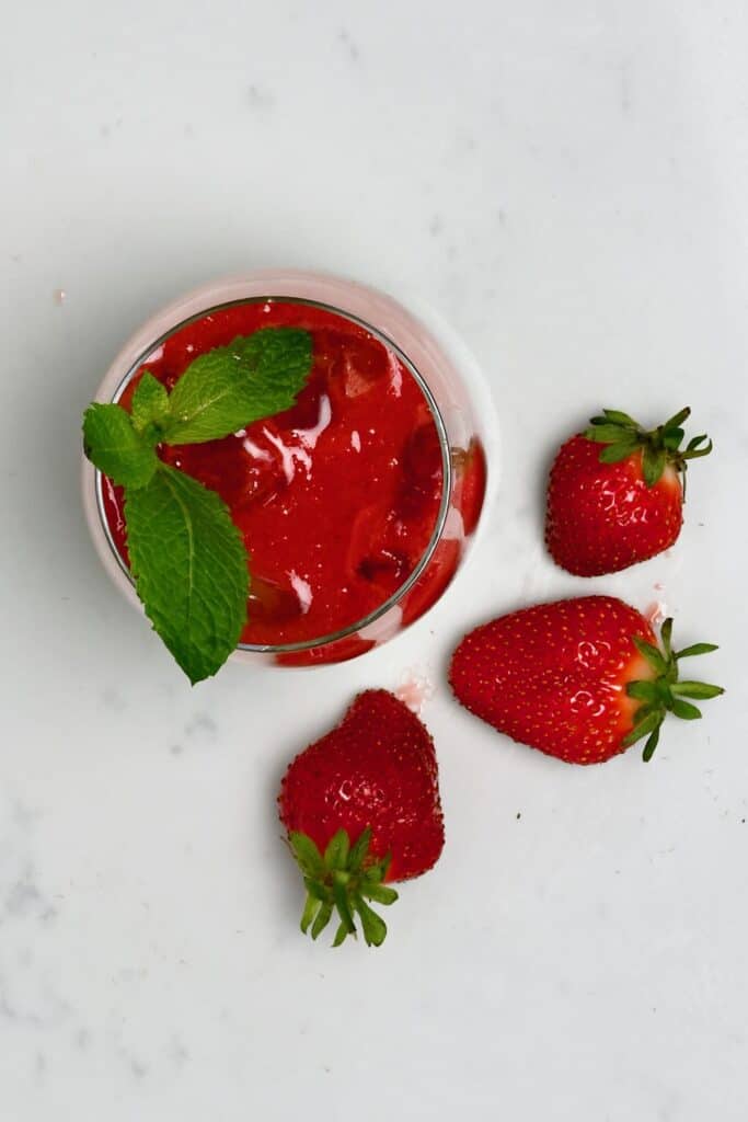 How to Make Strawberry Juice (With and Without Juicer) Alphafoodie