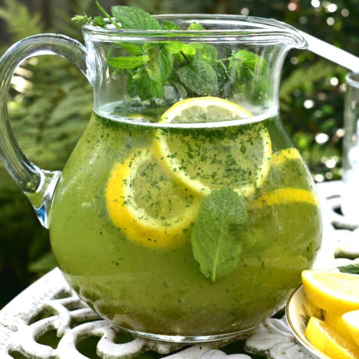 Lebanese Mint Lemonade (Limonana Mint) Alphafoodie