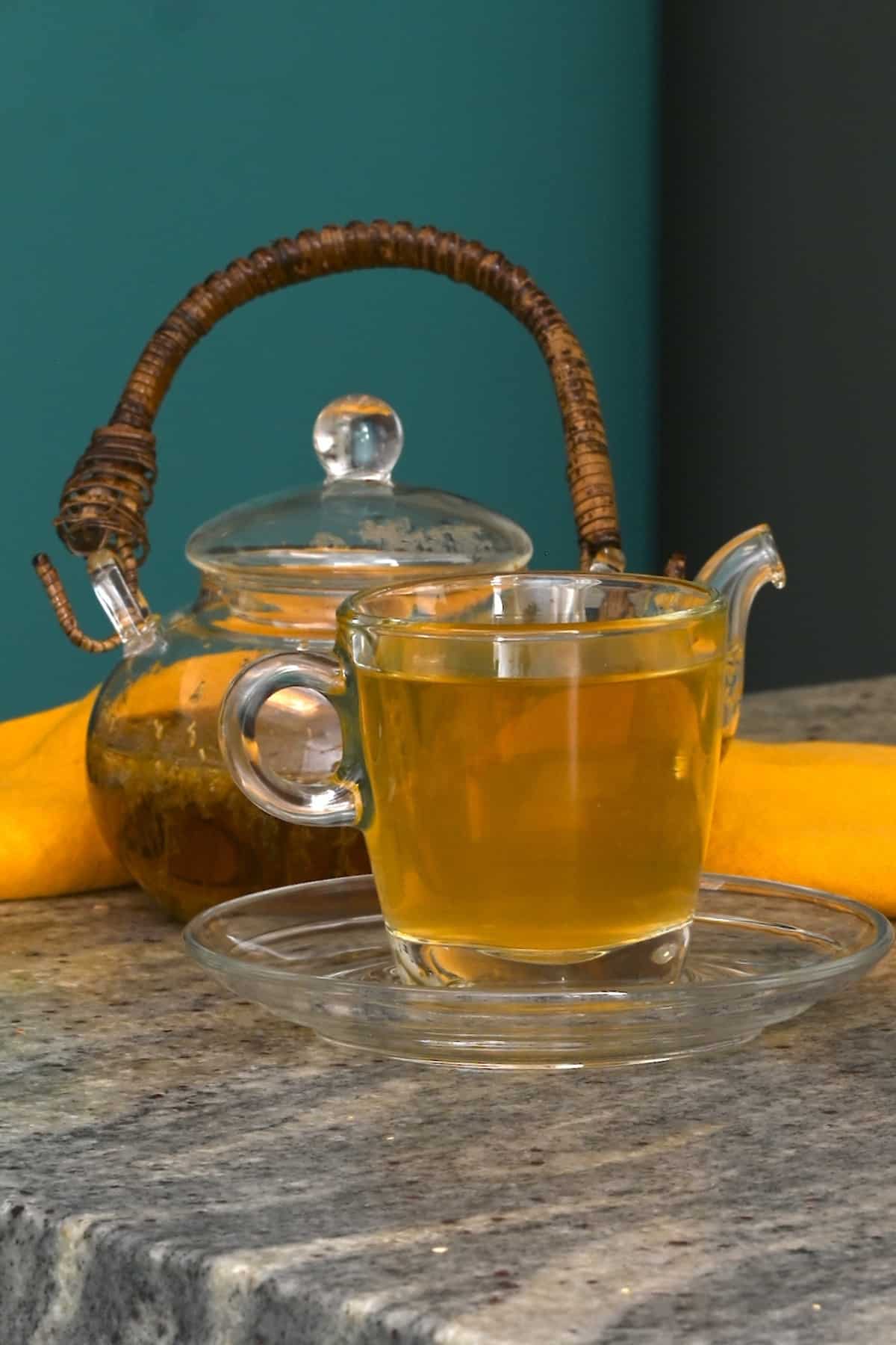 How To Make Chamomile Tea (Hot, Iced, Flavor Options) Alphafoodie (2023)