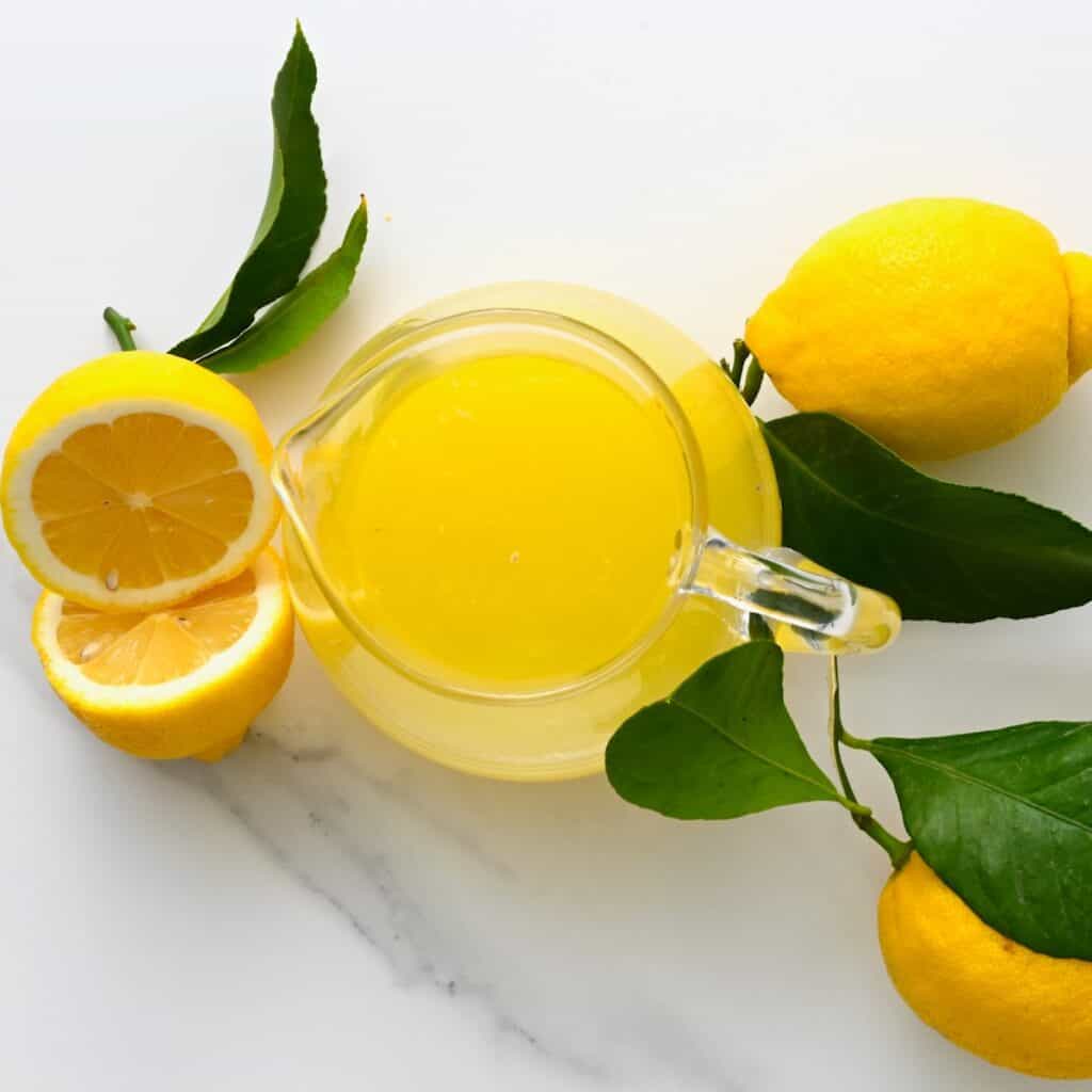 How to Juice a Lemon (6 Methods With + Without Juicer + Freeze it