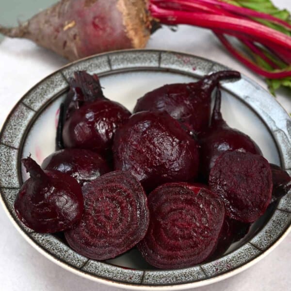 How to Roast Beets in the Oven (Whole Roasted Beets) Alphafoodie