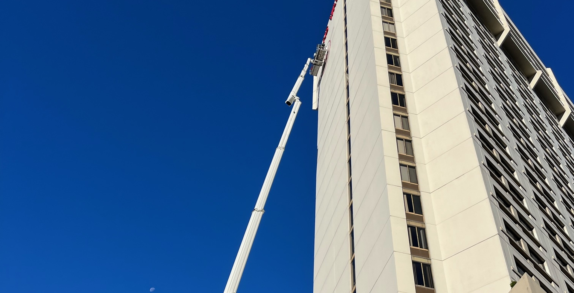 High Rise Commercial Signage Removal Alpha Platforms