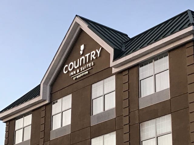 Country Inn & Suites Lumberton, NC Alpha Signs Alpha Signs