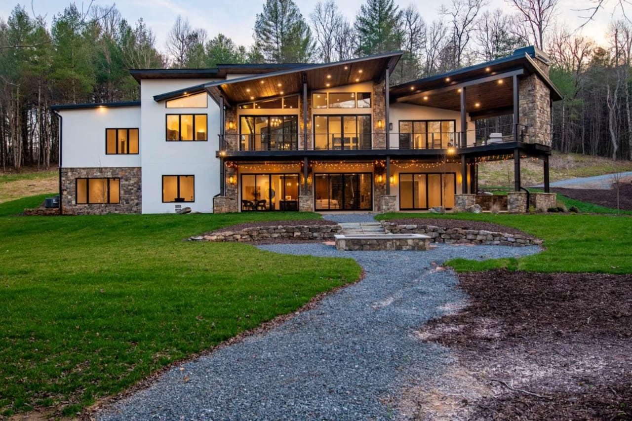 Top 6 Reasons To Invest In Blue Ridge, GA Real Estate Alpine Home