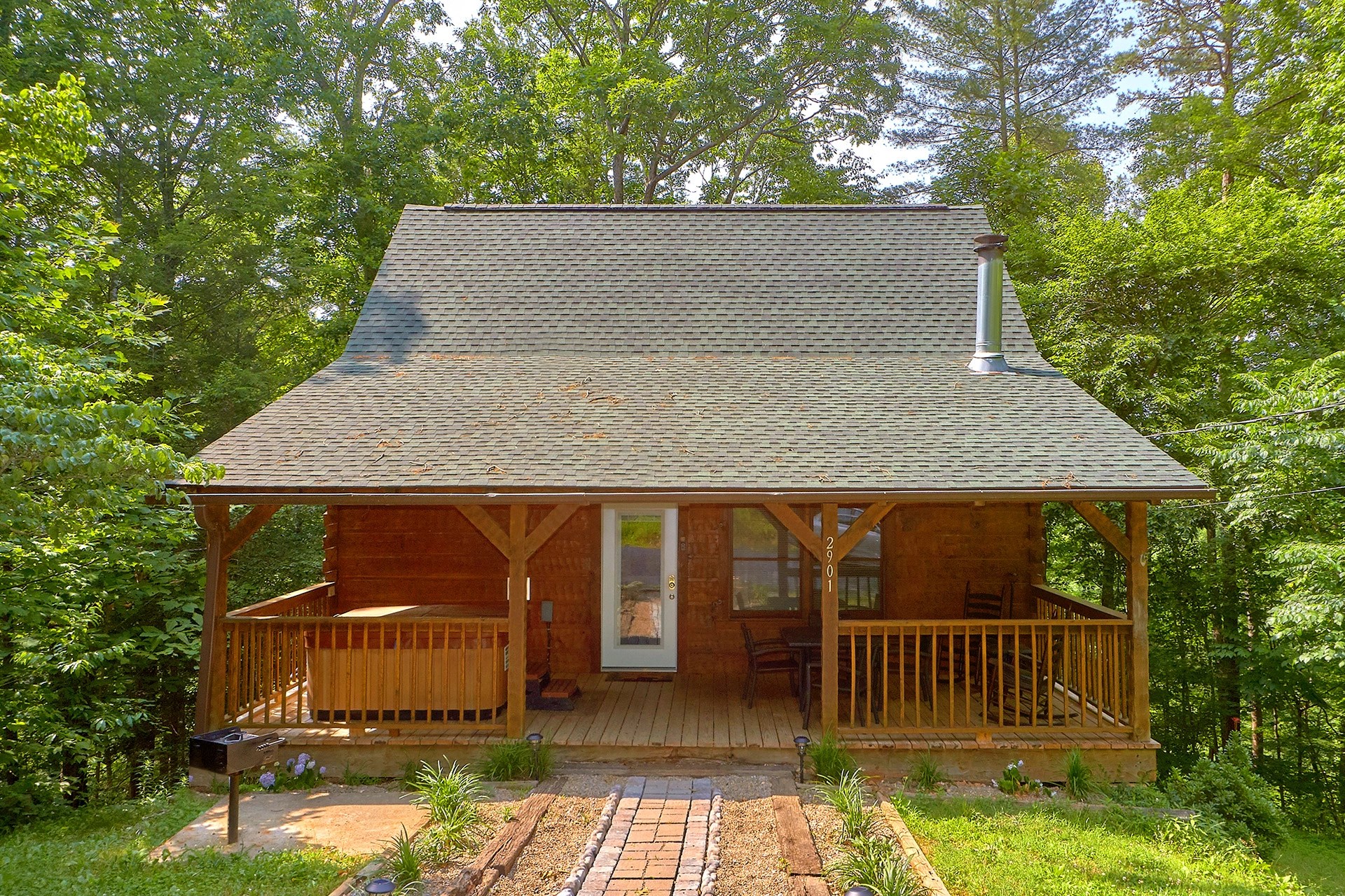 NATURES HIDEAWAY 2 bedroom Cabin in Sevierville Alpine Chalet Rentals