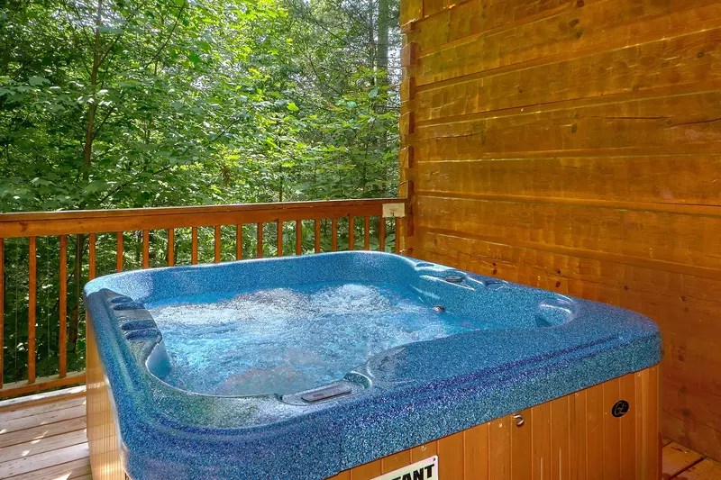 NATURES HIDEAWAY 2 bedroom Cabin in Sevierville Alpine Chalet Rentals