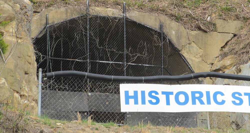 Here's the south end of the tunnel, the former Irontonfacing approach