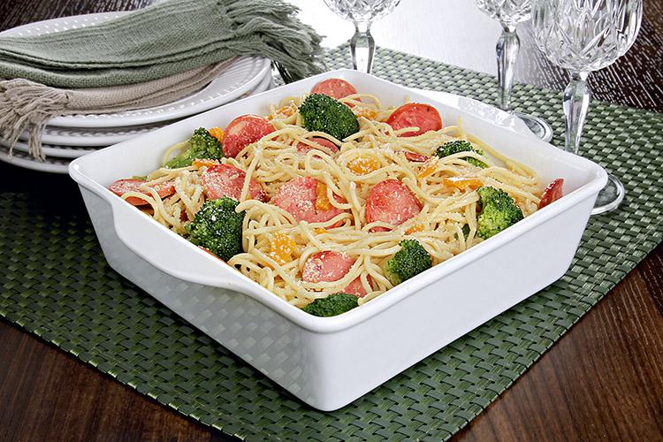 Receita de macarrão com legumes e calabresa Alto Astral