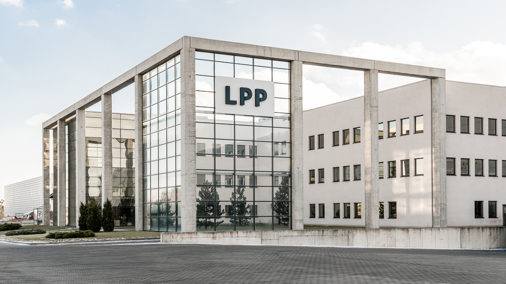 LPP headquarters Gdańsk Alufire
