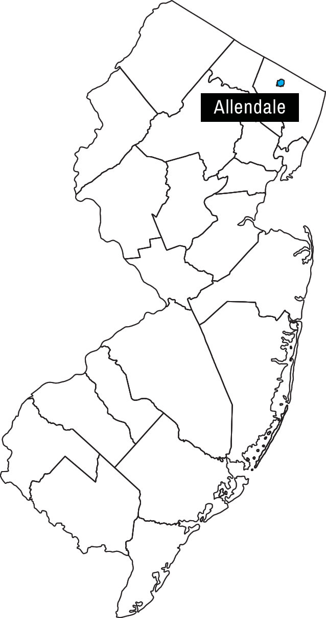 Amazing Decorations Serving NJ Be Holiday Happy, with lights