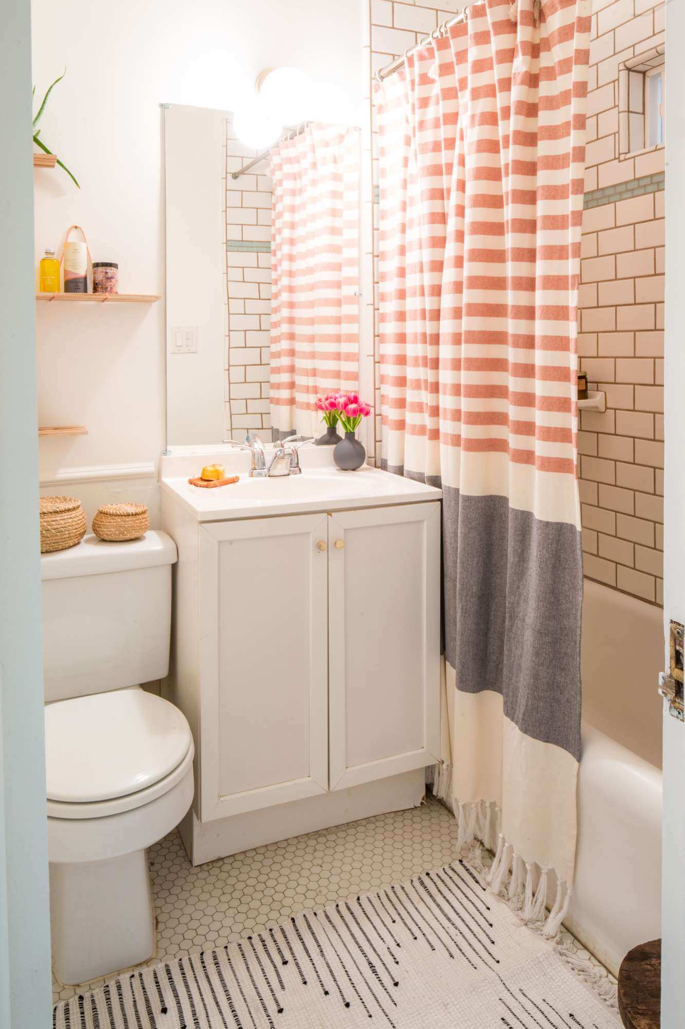Apartment Bathroom Decor Ideas
